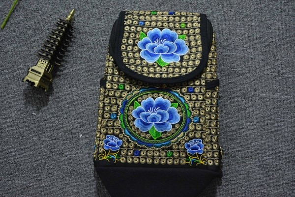 Rucsac de dama cu motive florale in diferite culori