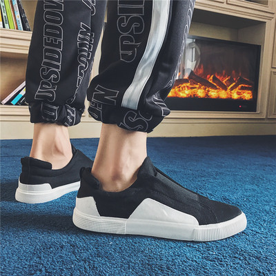 Mocasini moderni pentru bărbați cu talpă plate în alb-negru