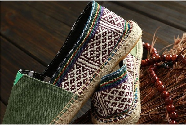 Mocasini moderni unisex cu motive etnice în albastru și verde