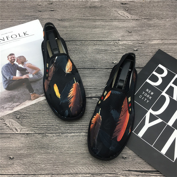 Mocasini moderni cu aplicatie potriviti pentru barbati si femei in diferite modele