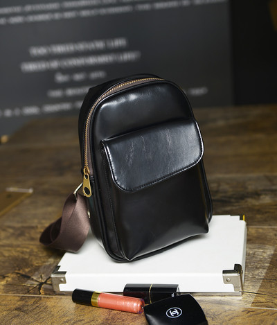 Geanta de barbati mica cu buzunar din piele ecologica in trei culori