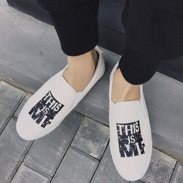 Mocasini pentru bărbați cu inscripții în alb și negru