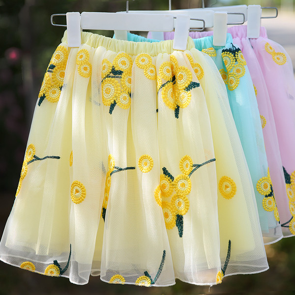 Fusta eterica moderna pentru copii cu broderie in patru culori