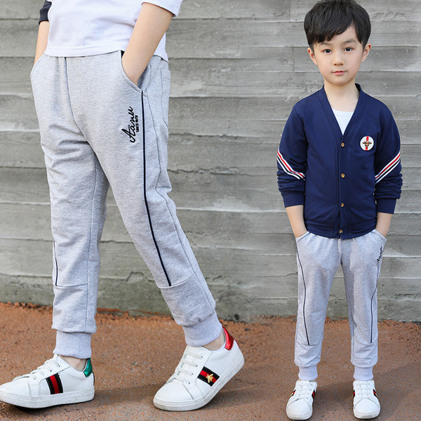 Trening pentru copii de culoare deschisa cu broderie