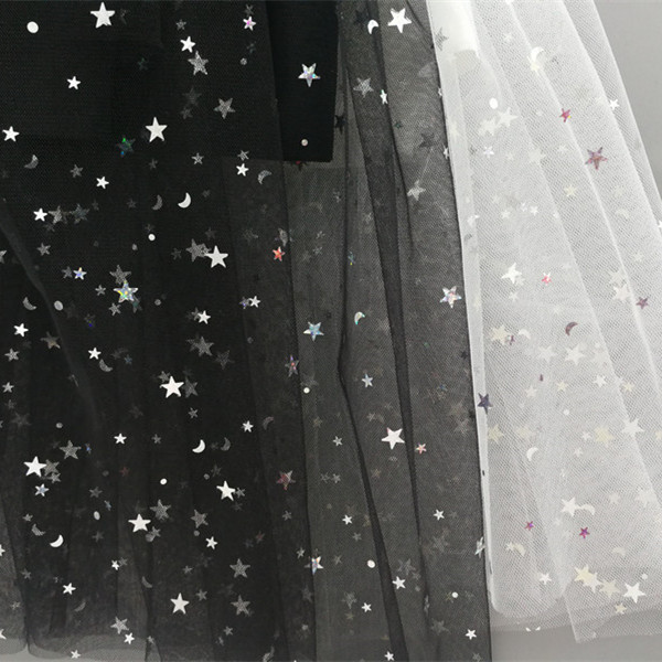 Fusta moderna pentru copii cu tul si broderie alb-negru