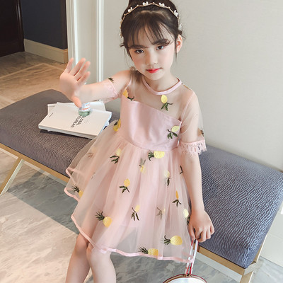 Детска модерна рокля с апликация и мрежа в два цвята