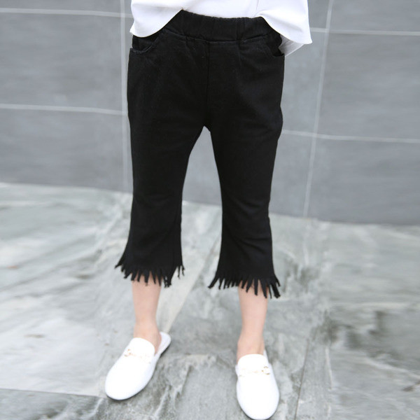 Pantaloni copii pentru fete cu lungime 7/8 si franjuri in alb si negru