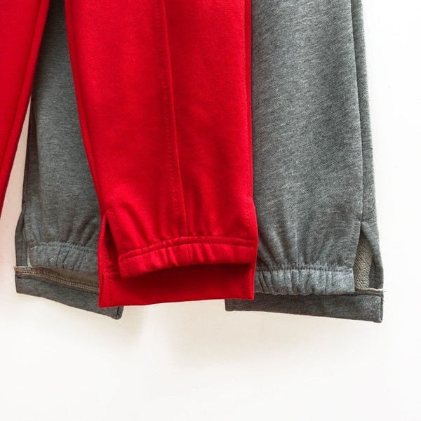 Pantaloni sport pentru fete în roșu și gri