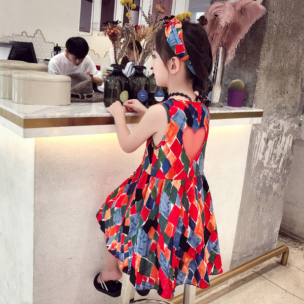 Rochie moderna colorata pentru fete cu inima taiata pe spate in doua culori