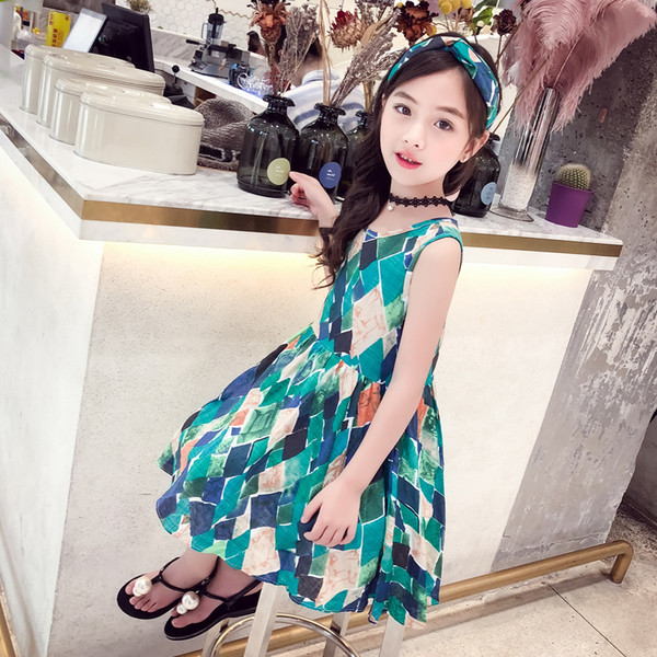 Rochie moderna colorata pentru fete cu inima taiata pe spate in doua culori