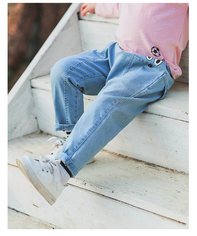 Blugi pentru copii de culoare deschisa cu broderie potriviti pentru fete si baieti