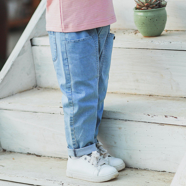 Blugi pentru copii de culoare deschisa cu broderie potriviti pentru fete si baieti