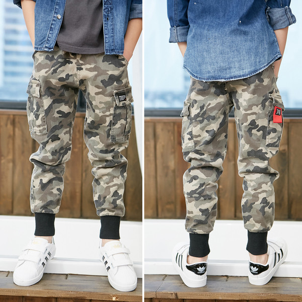 Pantaloni casual de camuflaj pentru copii cu elastic la glezna