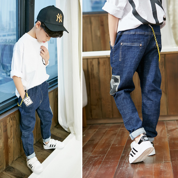 Blugi copii model lat de culoare inchisa cu imprimeu