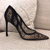 Κομψά γυναικεία παπούτσια με δαντελωτό μοτίβο