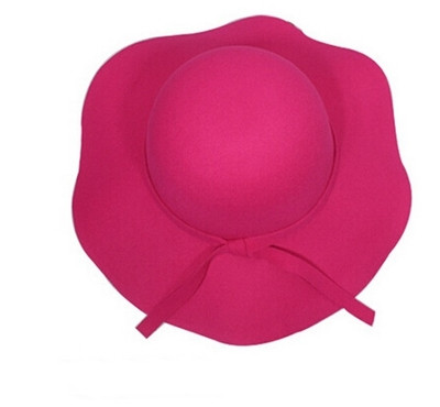 Дамска модерна шапка в различни цветове