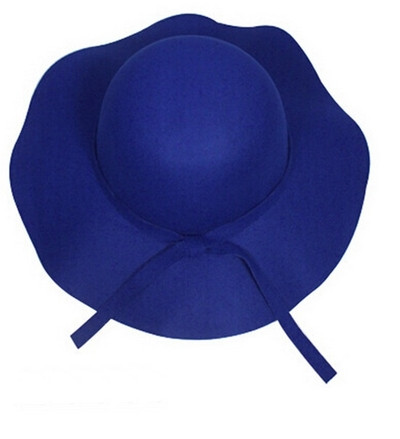 Дамска модерна шапка в различни цветове