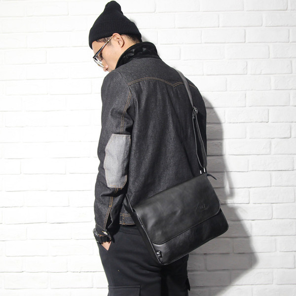 Ανδρική δερμάτινη τσάντα σε καφέ και μαύρο χρώμα