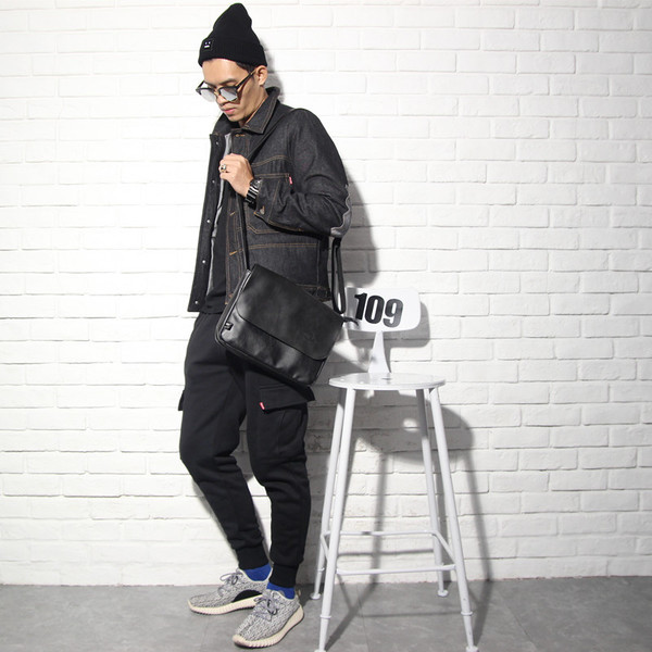 Ανδρική δερμάτινη τσάντα σε καφέ και μαύρο χρώμα