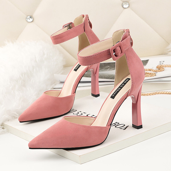 Pantofi de dama de piele intoarsa semideschisi cu inchidere la glezna