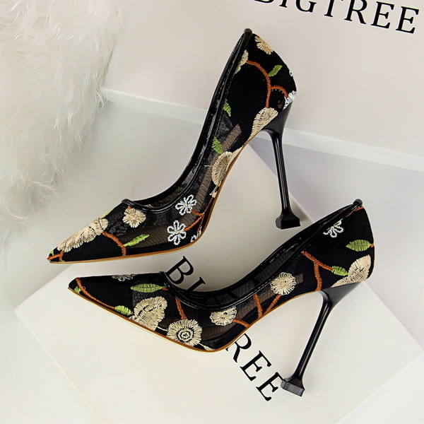 Pantofi eleganti de dama cu motive florale in mai multe culori