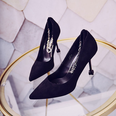 Μοντέρνα γυναικεία παπούτσια με ψηλό τακούνι με μεταλλικό στοιχείο στο αστράγαλο