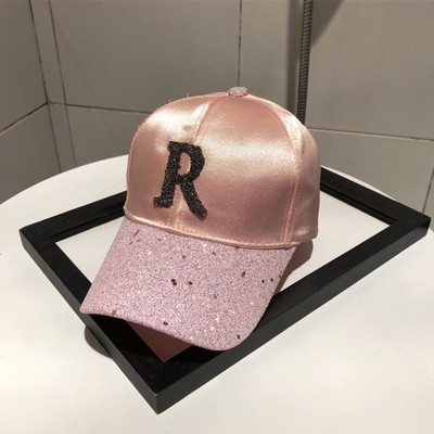 Palarie moderna de dama in diferite culori cu imprimeu - litere