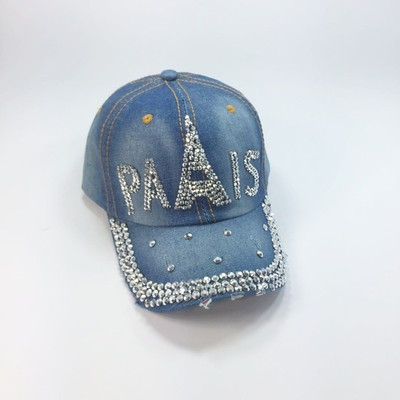 Női farmer sapka napellenzővel és lyukakkal, különböző modellekben