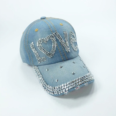 Női farmer sapka napellenzővel és lyukakkal, különböző modellekben