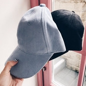 Palarie de dama de piele intoarsa uni cu vizor in mai multe culori