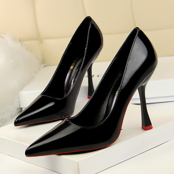 Pantofi de dama eleganti din piele lacuita in mai multe culori