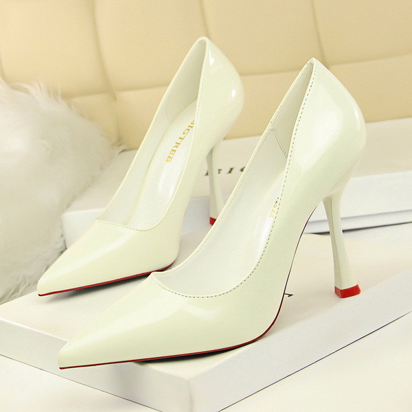 Pantofi de dama eleganti din piele lacuita in mai multe culori