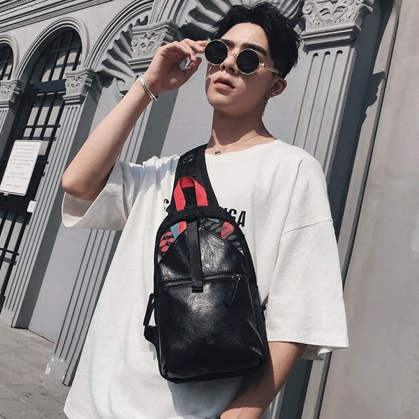 Geantă casual bărbătească cu decor colorat