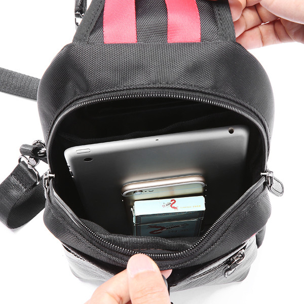 Geantă casual bărbătească cu decor colorat