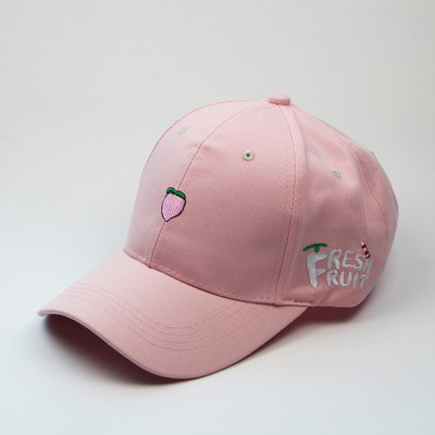 Palarie sport dama cu aplicatie si inscriptie in trei culori