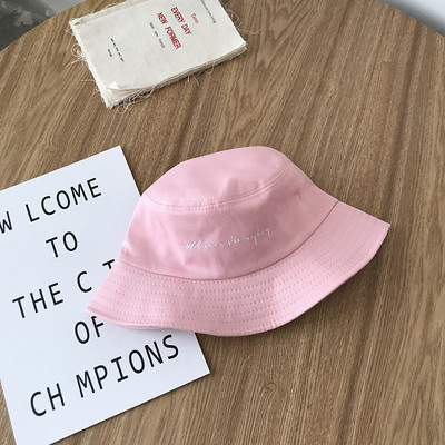 Pălărie modernă pentru femei cu inscripție în cinci culori