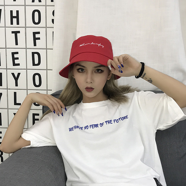 Pălărie modernă pentru femei cu inscripție în cinci culori