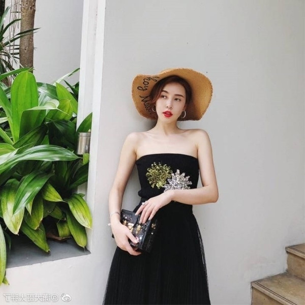 Pălărie de plajă modernă pentru femei cu inscripție