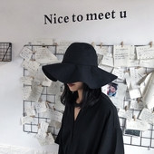 Pălărie modernă pentru femei în negru și maro