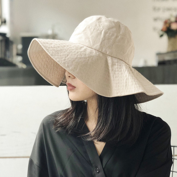 Pălărie modernă pentru femei în negru și maro