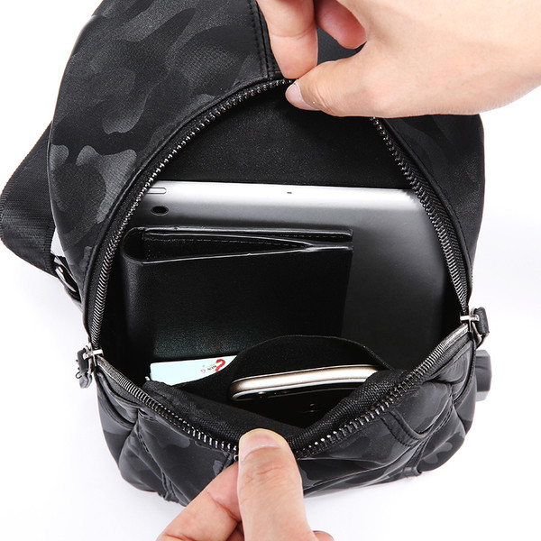 Geantă de bărbați mică și confortabilă, cu motive de camuflaj