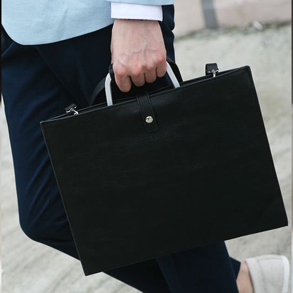 Geanta business barbati din piele ecologica de culoare neagra