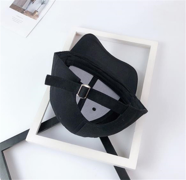 Palarie sport dama cu aplicatie - pisica, in trei culori