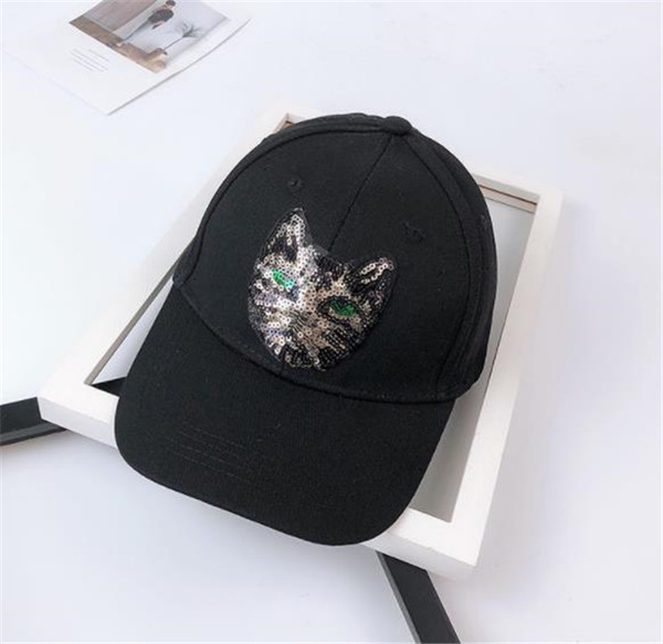 Palarie sport dama cu aplicatie - pisica, in trei culori