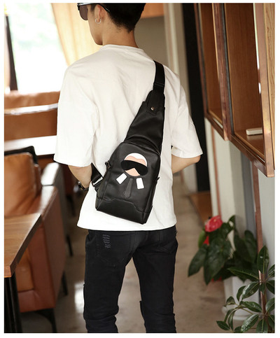 Geanta barbateasca cu aplicatie de culoare neagra