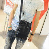 Ανδρική καθημερινή τσάντα με μεγάλη λαβή σε δύο χρώματα