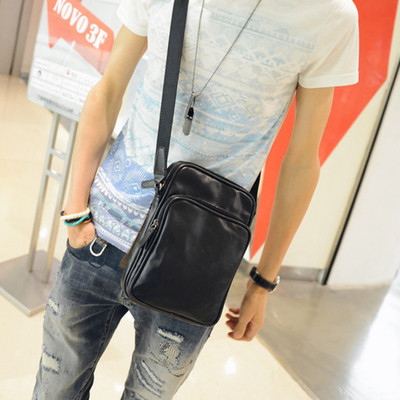 Ανδρική καθημερινή τσάντα με μεγάλη λαβή σε δύο χρώματα