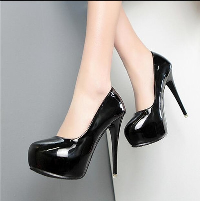 Κομψά ψηλοτάκουνα παπούτσια σε διάφορα χρώματα