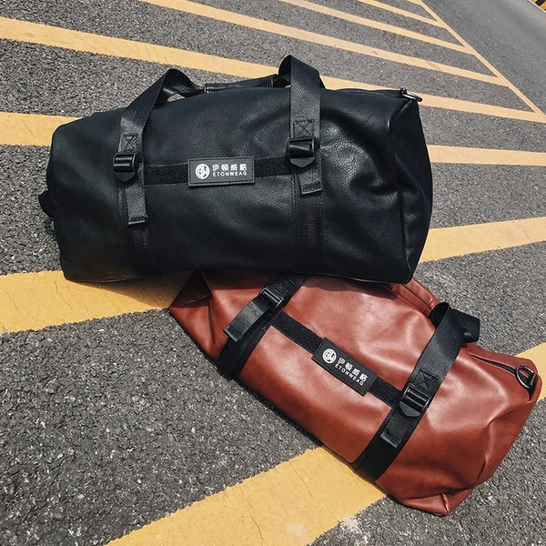 Ανδρική τσάντα σε δύο χρώματα κατάλληλα για ταξίδια ή αθλητισμό