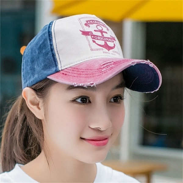 Pălărie sport pentru femei cu inscripție în diferite culori și modele